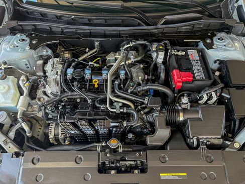 Used 2024 Nissan Altima 2.5 SR FWD image 33