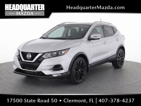 Used 2022 Nissan Rogue Sport SV FWD image 1