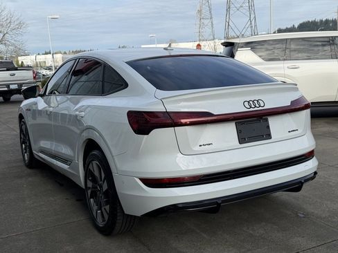 Used 2022 Audi e-tron Premium w/ Convenience Plus Package image 5