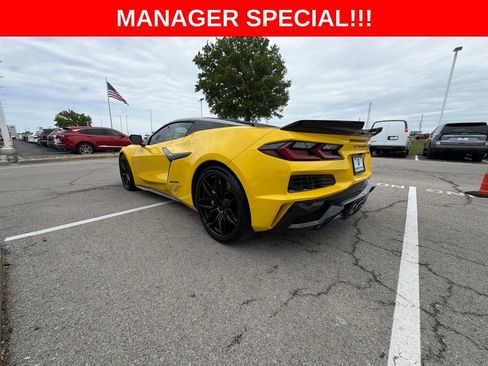 Certified 2025 Chevrolet Corvette Z06 w/ Stealth Interior Trim Package RWD image 5