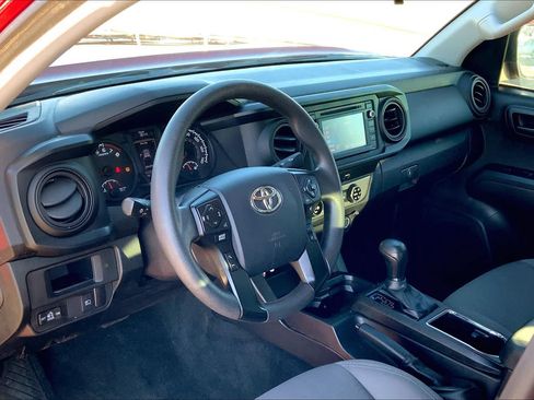 Used 2018 Toyota Tacoma SR w/ SR Convenience Package AWD/4WD image 18
