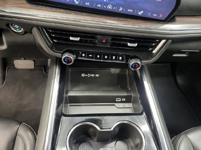 Used 2025 Chevrolet Tahoe LT AWD/4WD image 40