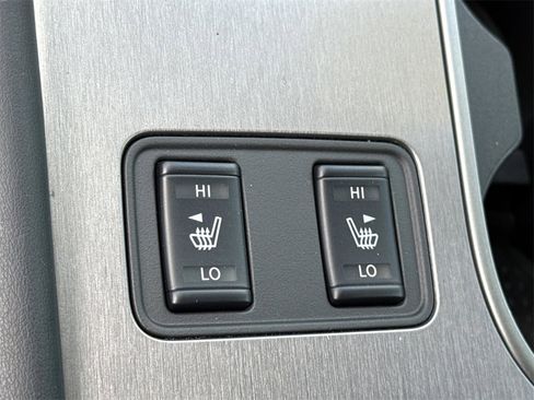 Certified 2024 Nissan Murano SV image 32