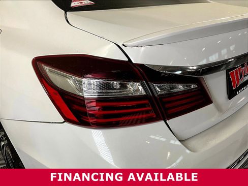 Used 2017 Honda Accord Sport image 20
