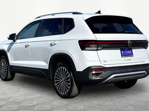 New 2026 Volkswagen Taos SE FWD image 4