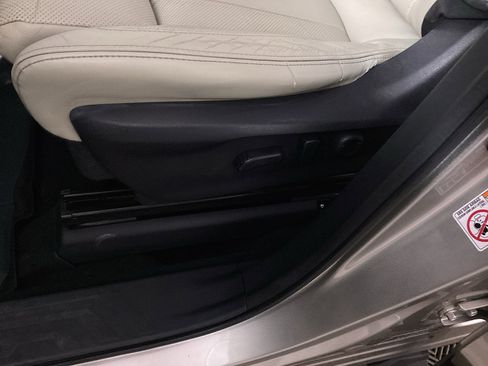 Used 2020 Subaru Ascent Limited w/ Technology Package AWD/4WD image 18