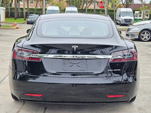 Used 2020 Tesla Model S Long Range Plus image 6