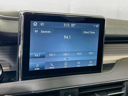 Used 2021 Lincoln Corsair AWD w/ Premium Package image 15