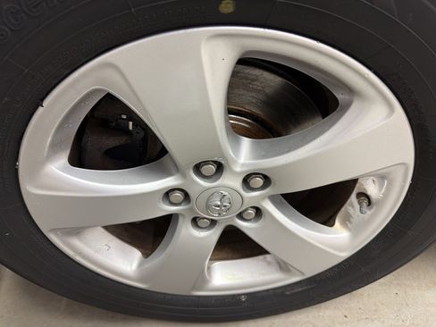 Used 2014 Toyota Sienna LE image 32