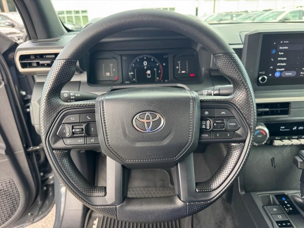 Used 2025 Toyota Tacoma SR AWD/4WD image 21