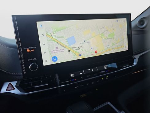 Used 2025 Toyota Sienna XLE Woodland Edition image 13