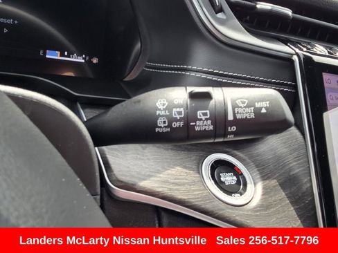 Used 2024 Jeep Grand Cherokee Limited w/ Luxury Tech Group II RWD image 27