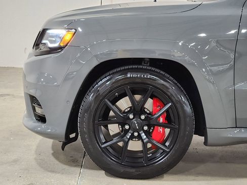 Used 2021 Jeep Grand Cherokee SRT image 5