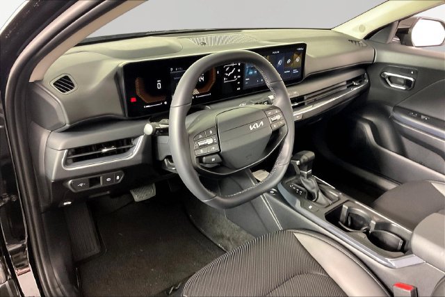 New 2027 Kia K4 GT-Line Turbo FWD image 8