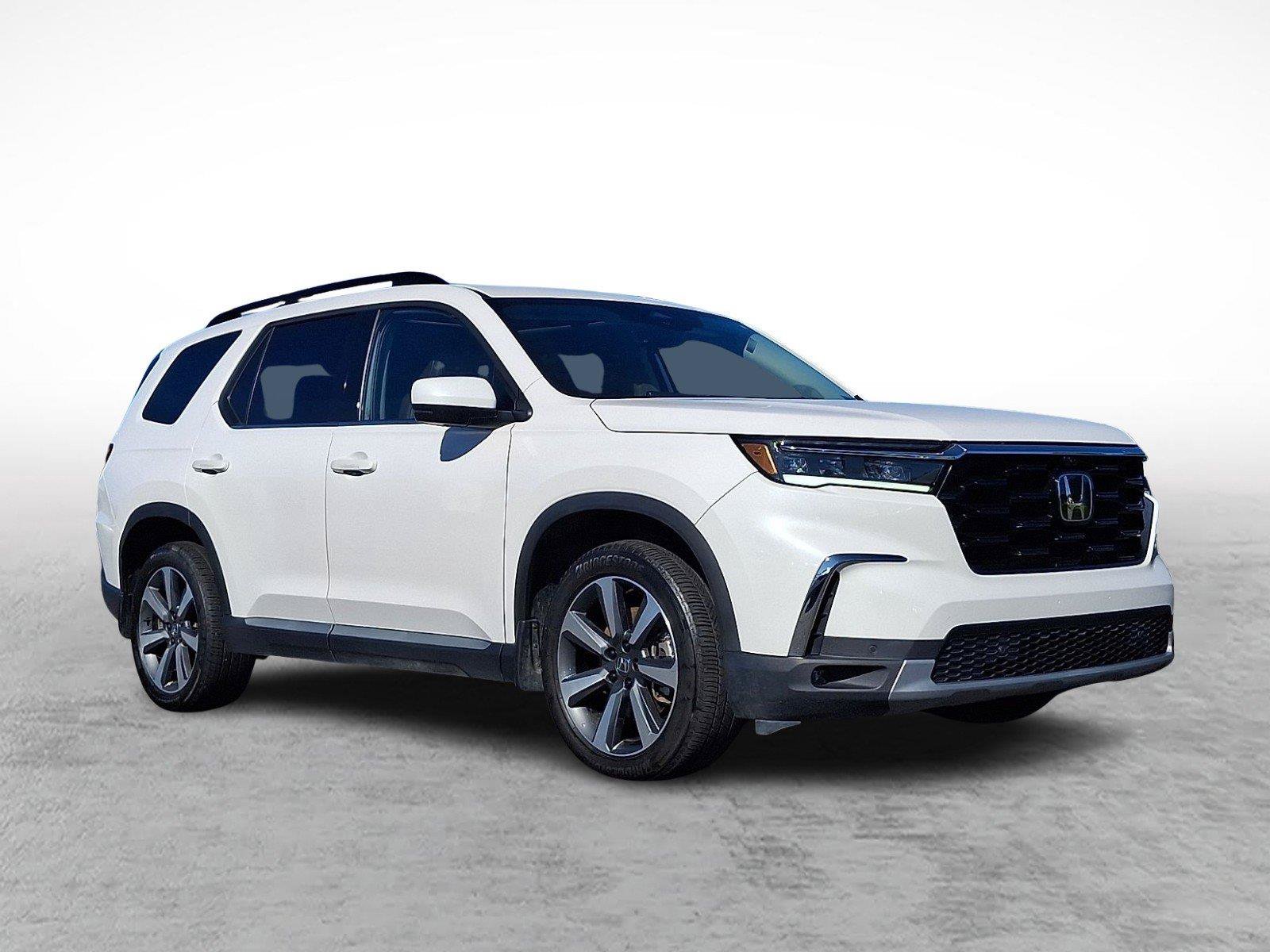 Used 2025 Honda Pilot Elite image 1