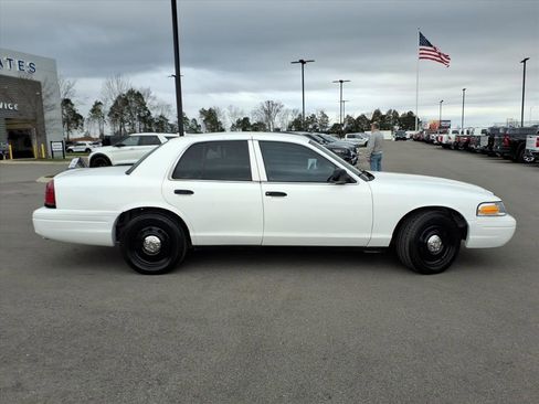 Used 2008 Ford Crown Victoria Police Interceptor image 2