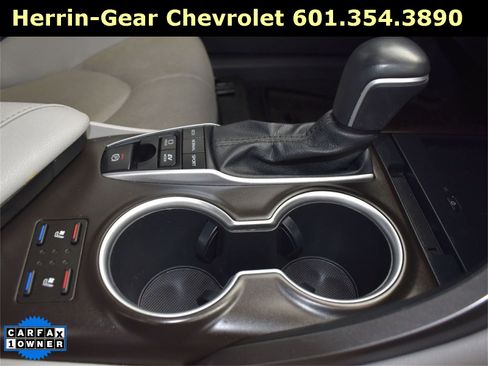 Used 2022 Toyota Camry XLE image 23