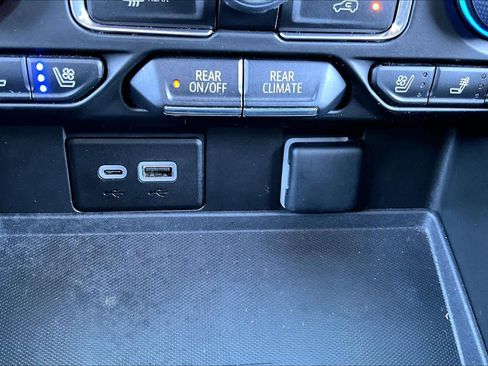 Used 2023 Chevrolet Tahoe High Country image 33