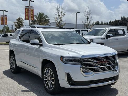 Used 2023 GMC Acadia Denali w/ Denali Ultimate Package FWD image 4