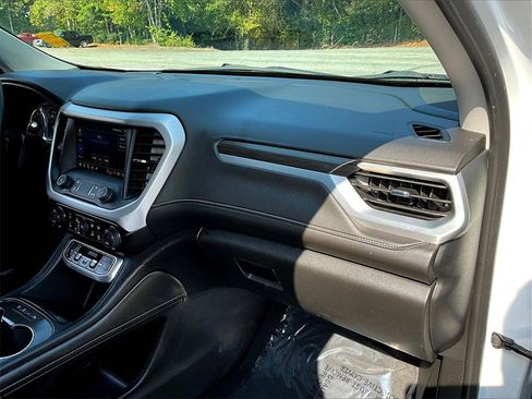 Certified 2023 GMC Acadia SLT image 30