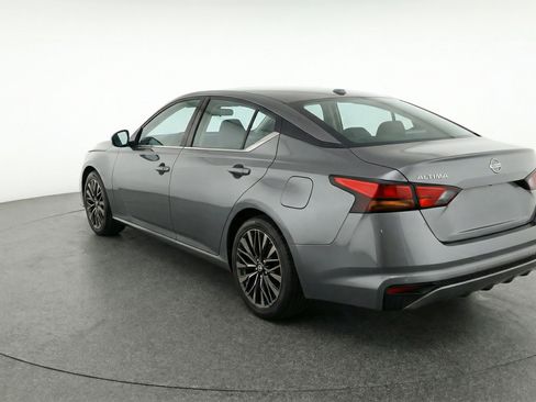 Used 2025 Nissan Altima 2.5 SV image 6