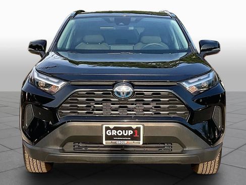 Used 2024 Toyota RAV4 XLE AWD/4WD image 4