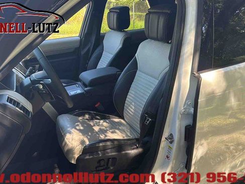 Used 2024 Land Rover Discovery Dynamic SE AWD/4WD image 7