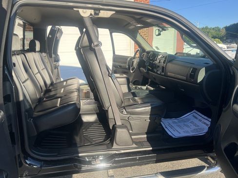 Used 2007 GMC Sierra 1500 SLE w/ Max Trailering Pack AWD/4WD image 8