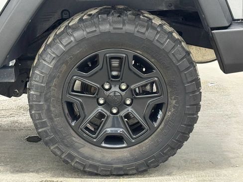 Used 2018 Jeep Wrangler Sport AWD/4WD image 33