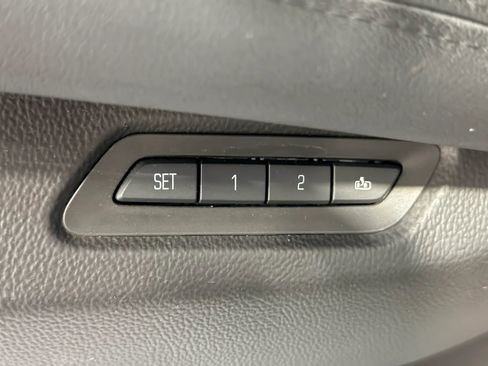 Used 2015 Cadillac Escalade Premium RWD image 40
