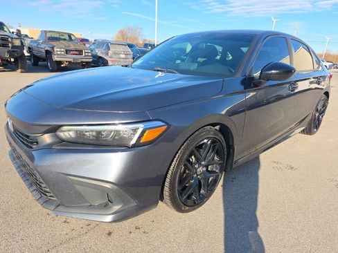 Used 2022 Honda Civic Sport image 1