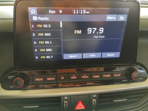 Used 2020 Kia Forte LXS FWD image 25