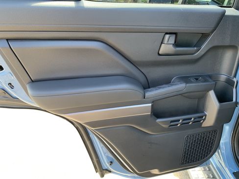 Used 2025 Toyota 4Runner SR5 AWD/4WD image 27