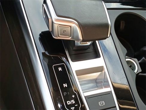 Used 2022 Audi Q7 3.0T Premium Plus image 11
