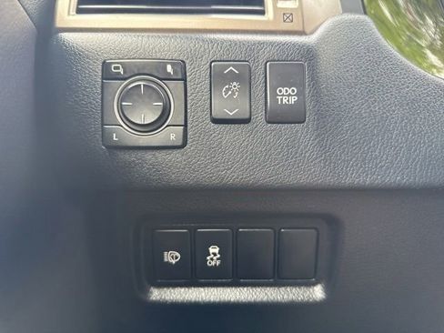 Used 2016 Lexus GX 460 w/ Premium Package AWD/4WD image 27