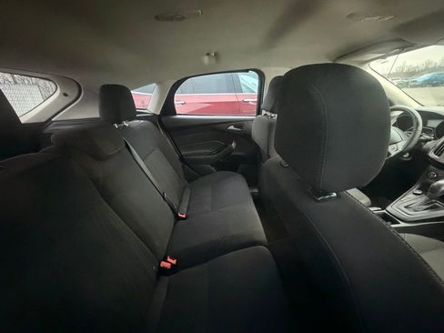 Used 2017 Ford Focus SE w/ SE Sport Package image 5