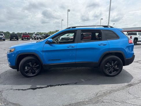 Used 2021 Jeep Cherokee Latitude Plus AWD/4WD image 5