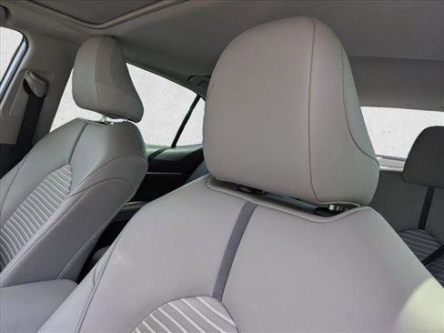 Used 2022 Toyota Camry SE w/ Convenience Package FWD image 5
