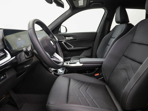 Used 2025 BMW X1 xDrive28i w/ Convenience Package image 11