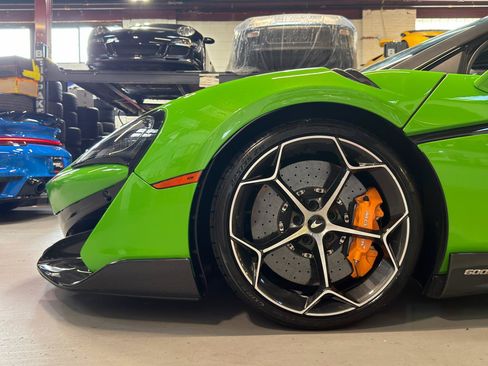 Used 2020 McLaren 600LT Spider RWD image 10