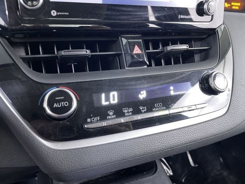 Used 2021 Toyota Corolla LE w/ LE Convenience Package FWD image 16