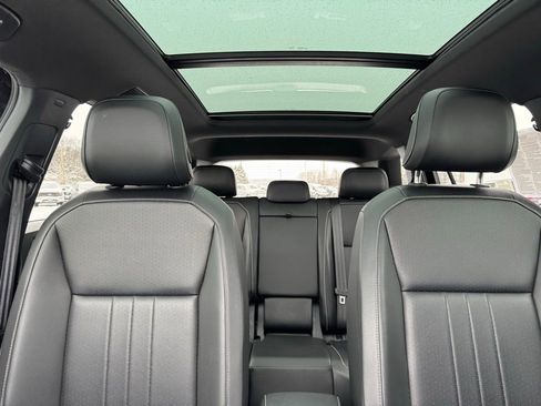 Used 2024 Volkswagen Tiguan SE R-Line w/ MDO Package, Two-Row image 21