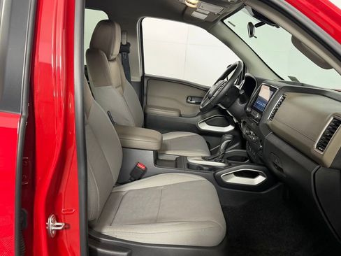Used 2024 Nissan Frontier SV w/ SV Convenience Package image 30