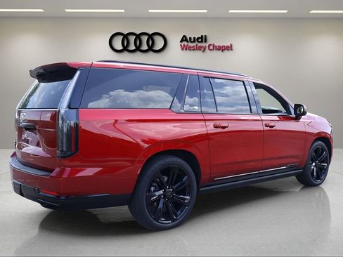 Used 2026 Cadillac Escalade ESV Platinum Sport w/ LPO, Floor Liner Package AWD/4WD image 5
