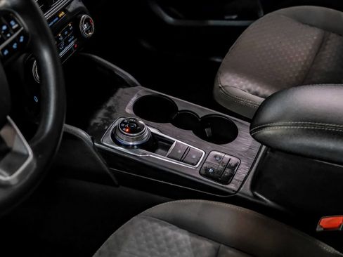 Used 2020 Ford Escape SE FWD image 23