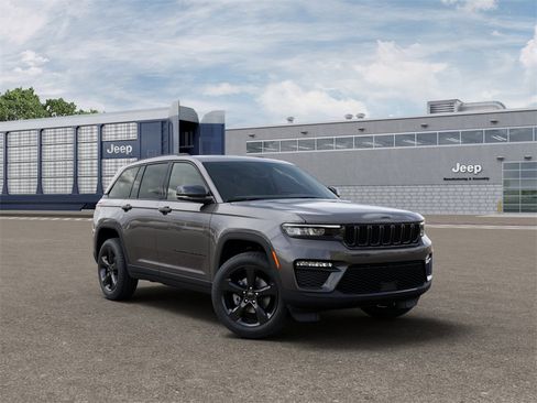 New 2025 Jeep Grand Cherokee Limited w/ Black Appearance Package image 5