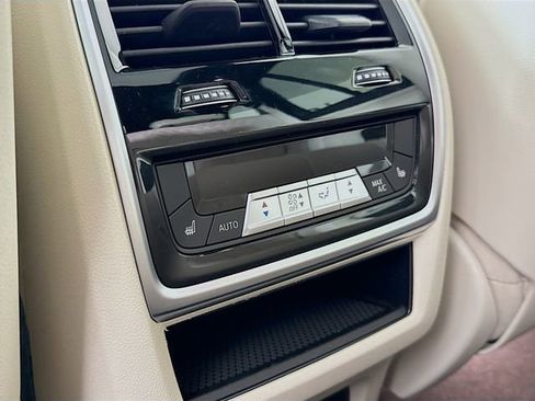 New 2026 BMW X5 xDrive50e image 27