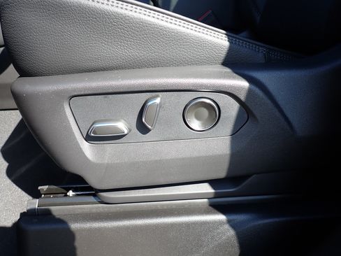 New 2026 GMC Yukon XL Denali w/ Sun & Power Step Package image 21