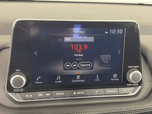 Certified 2025 Nissan Rogue SV image 18