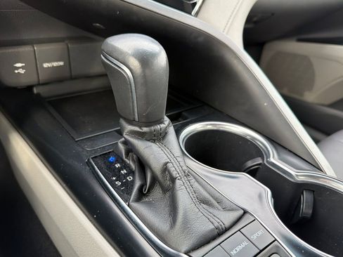 Used 2018 Toyota Camry XLE image 20